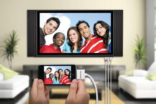 Як легко підключити свій телефон до телевізора